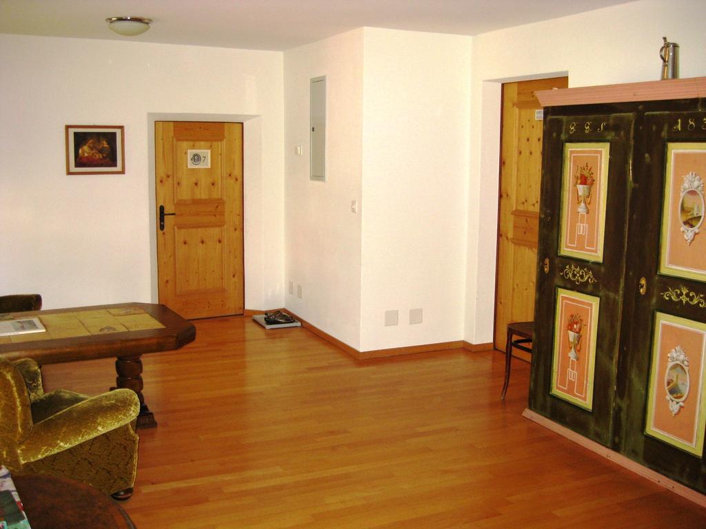Hotel Pensiun Garni Plaz Scuol Exterior foto